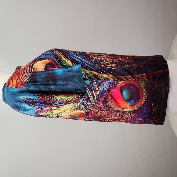 PEACOCK abstract pattern tee, No tags, 52" Chest EUC Unisex 3XL/22/24W - Picture 8 of 11